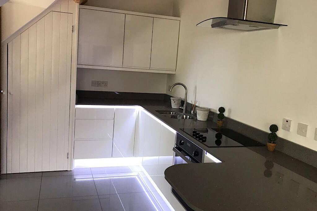 Beautiful Rural Apt, Walking Distance To Three Choirs Vineyard/Brassiere Gloucestershire Apartment Newent ภายนอก รูปภาพ